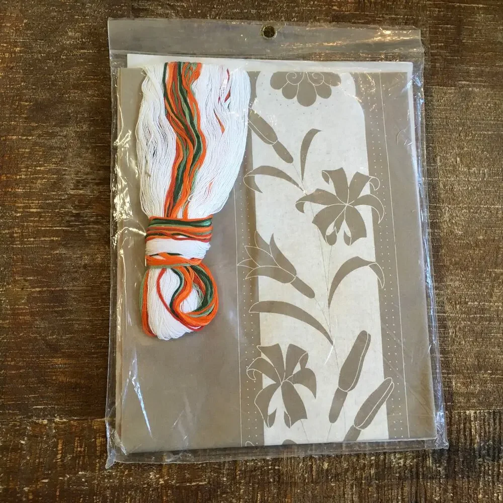 Janlynn Charmin Chainstitching Crewel Kit Tiger Lily Panel Floral Vintage NEW